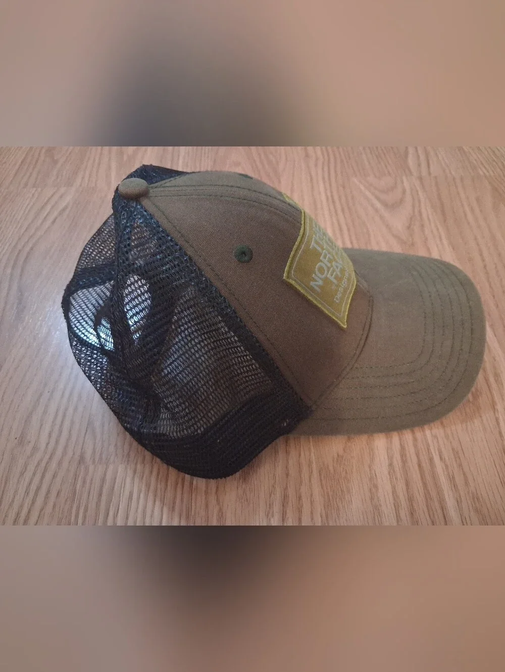 THE NORTH FACE mudder trucker cap.  Unisex.  Olive green & black.